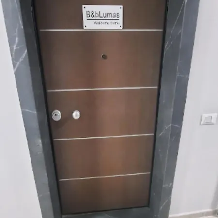 Apartament Lumas *